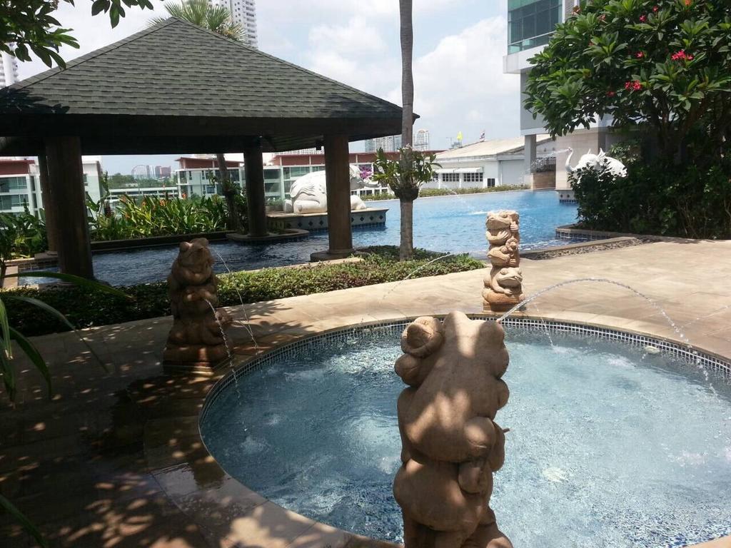 Baan Sathorn Riverfront Bangkok Zewnętrze zdjęcie