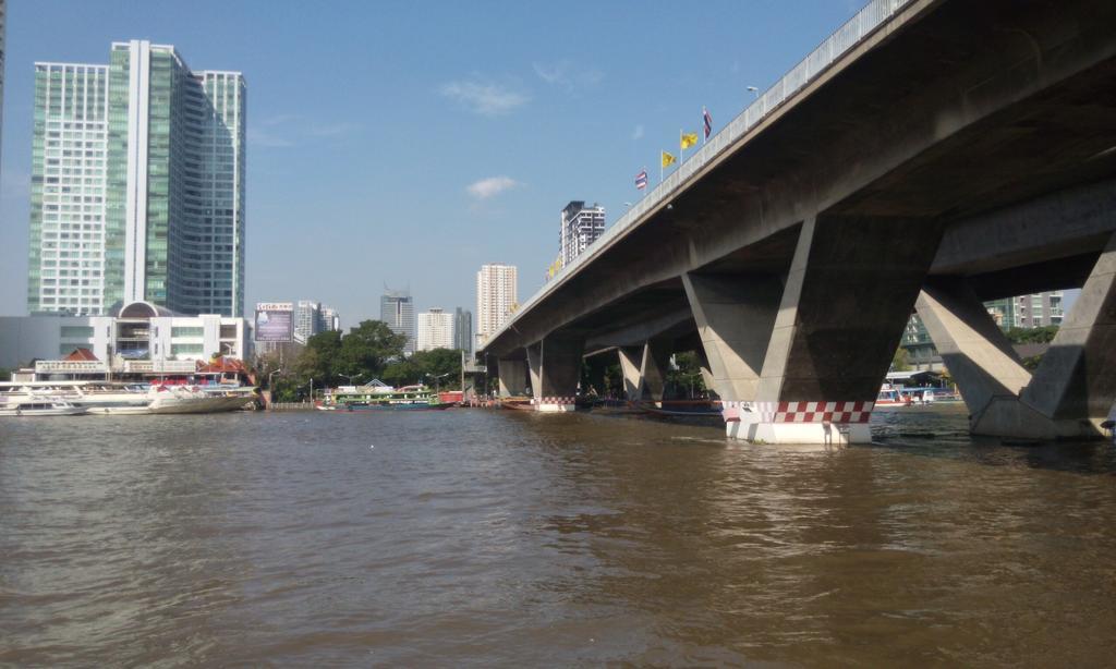 Baan Sathorn Riverfront Bangkok Pokój zdjęcie